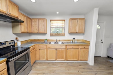 842 N Nokomis Ave, Lakeland, FL 33815 - photo 7