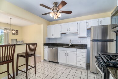 2161 Sunderland Ct unit 202B, Naperville, IL 60565 - photo 7