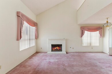 005_Living Room