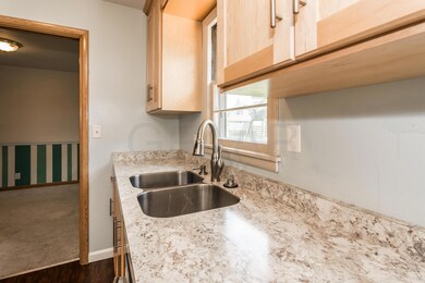 2201 8th Ave N Grand Forks ND-print-006-