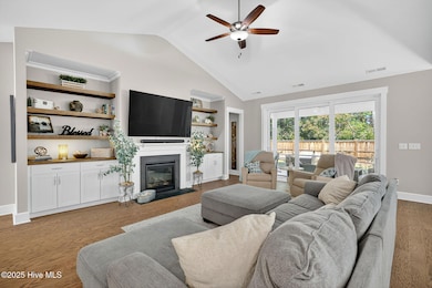 Living Room.4 - 447 Beaumont