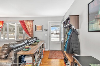 1010 N Waverly Rd, Lansing, MI 48917 - photo 4