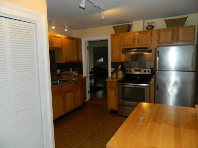 464 North St, Burlington, VT 05401 - photo 2