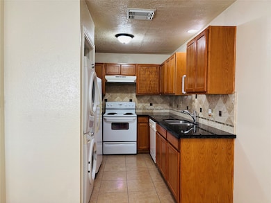 12409 Sharpview Dr unit 2409, Houston, TX 77072 - photo 2