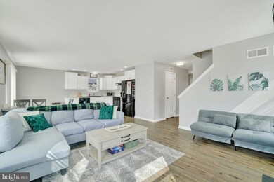 777 Cougar Pointe Cir, Seven Valleys, PA 17360 - photo 6