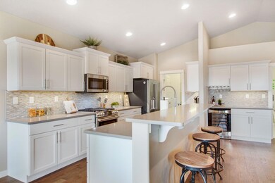 61353 SE Matthew St, Bend, OR 97702 - photo 3