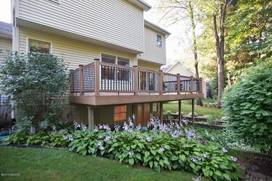 9122 Hobbit Cir, Kalamazoo, MI 49009 - photo 2