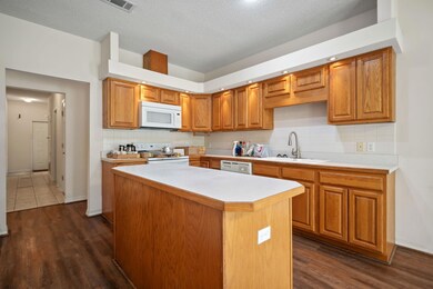 131-5711 Country Squire Drive Reshoot-27