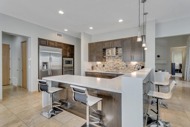 Kitchen, 2 breakfast areas