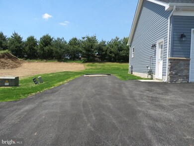 820 Nell Dr, Eldersburg, MD 21784 - photo 2