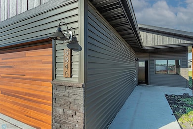 5846 James Dr W, West Fargo, ND-26.jpg