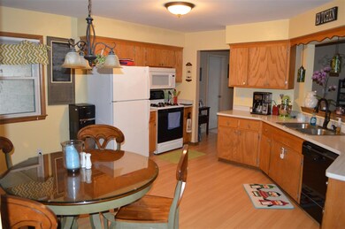 W225N176 Lexington Dr, Waukesha, WI 53186 - photo 2