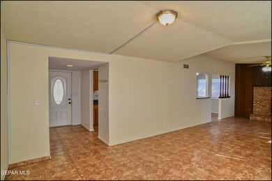 10648 Birthstone Dr, El Paso, TX 79935 - photo 7