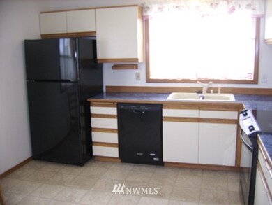 107 Almadon St, Enumclaw, WA 98022 - photo 5