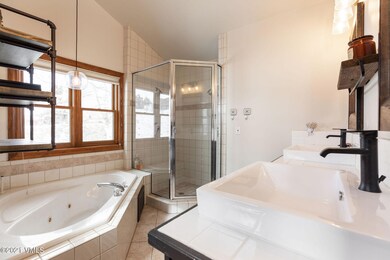 rocking_horse_c3_interior_master_bath