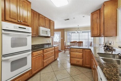 Kitchen breakfast area
