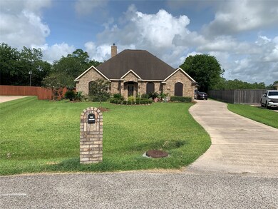 3387 Clearwood Cir, Alvin, TX 77511 - photo 2