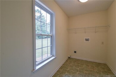 189 Wintergreen Cir, Statesville, NC 28677 - photo 7