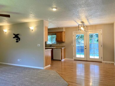 1939 NW Highland Ave, Grants Pass, OR 97526 - photo 5