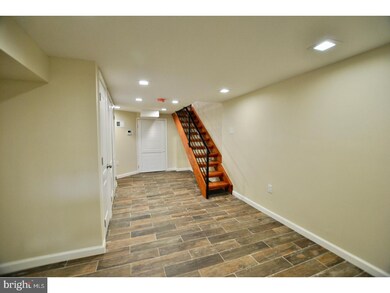 2050 Fernon St, Philadelphia, PA 19145 - photo 6
