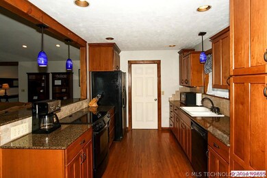 Tons of storage in the kitchen