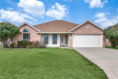 302 Rose Ave, Cleburne, TX 76033 - photo 2