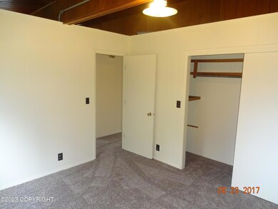 5324 Sharon St unit 3, Anchorage, AK 99508 - photo 3