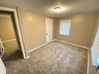 136 E Washington St, Oswego, IL 60543 - photo 7