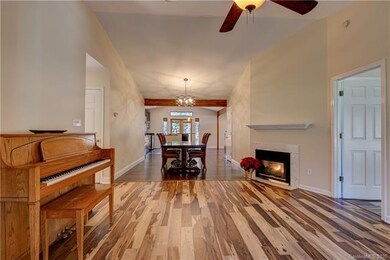 109 Forest Lake Dr, Asheville, NC 28803 - photo 4