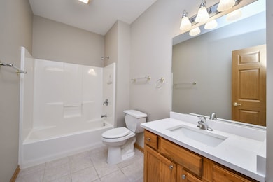 310 Delnor Glen Dr unit 310, Saint Charles, IL 60174 - photo 3
