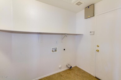 8452 E Navarro Cir unit 1, Mesa, AZ 85209 - photo 6