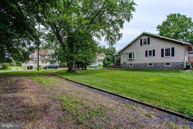 156 Hellertown St, Quakertown, PA 18951 - photo 2