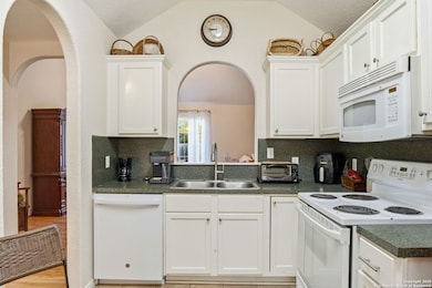 1150 Green Hill Dr, Canyon Lake, TX 78133 - photo 5