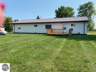 634 S Campbell Rd, West Branch, MI 48661 - photo 2