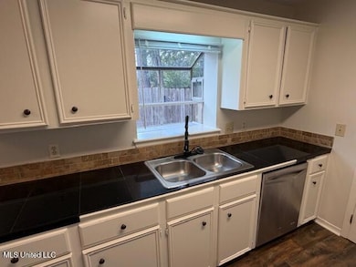 529 Olympic Dr, Flowood, MS 39232 - photo 4