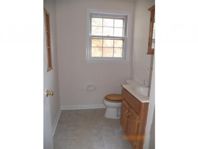 81 Granite St unit 81, Londonderry, NH 03053 - photo 6
