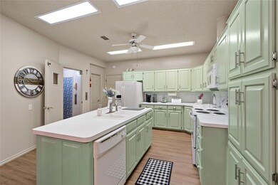 424 W Oak St, Weatherford, TX 76086 - photo 3