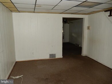 210 Golf Rd, Darby, PA 19023 - photo 3