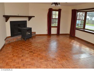 Living Room - 18 x 16 this is a really good sized 