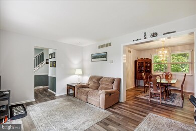 1804 Dutchmans Cir, Harleysville, PA 19438 - photo 3