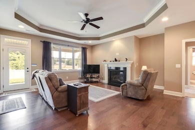 04_114 Daleyuhski Trace_Living02