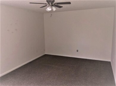 Elevated 3rd Floor Bedroom; Ideal office or Teen S