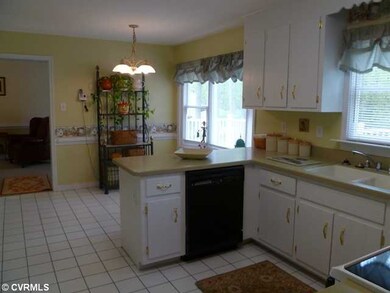 Kitchen - Another view of the kitchen showing the 