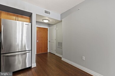 915 E St NW unit 911, Washington, DC 20004 - photo 3