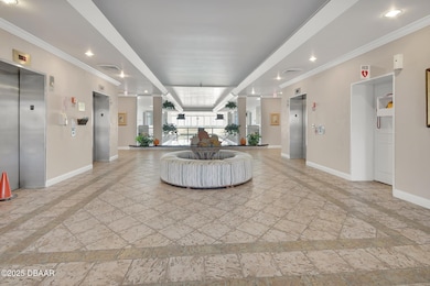 2 Bldg Entrance Lobby