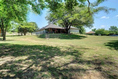 1524 Florence Dr, Azle, TX 76020 - photo 2