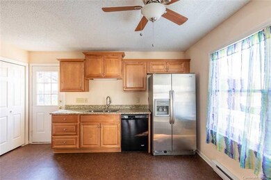 KITCHEN - SECOND ENTRY POINT