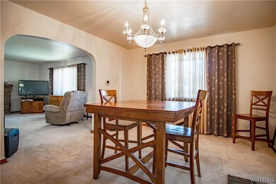 LOWER UNIT - DINING ROOM