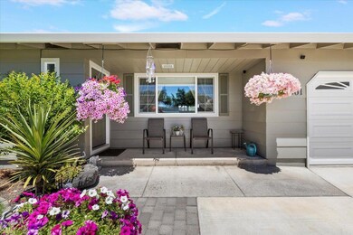 661 Prairie Ct, Central Point, OR 97502 - photo 3