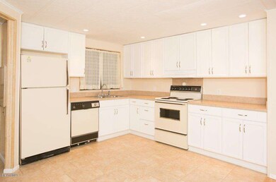521 Egret - Kitchen 2